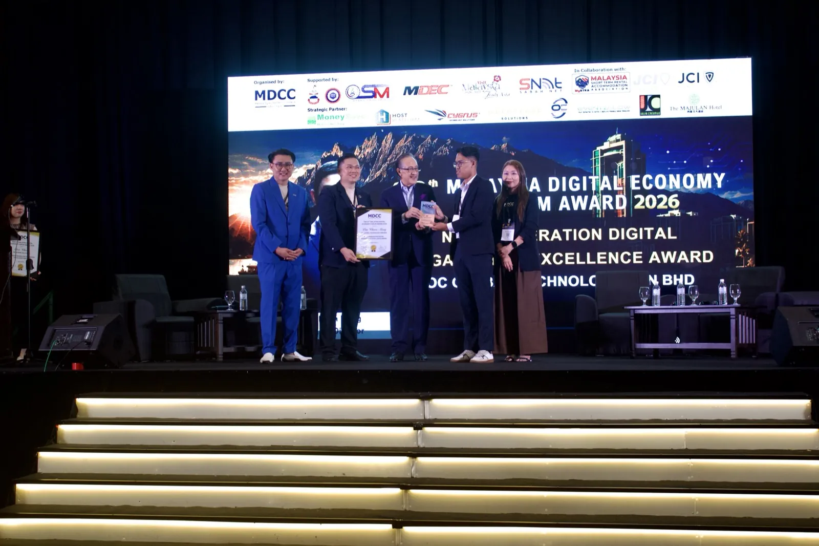 Next-Generation Digital Engagement Excellence Award presented at MDEF2026
